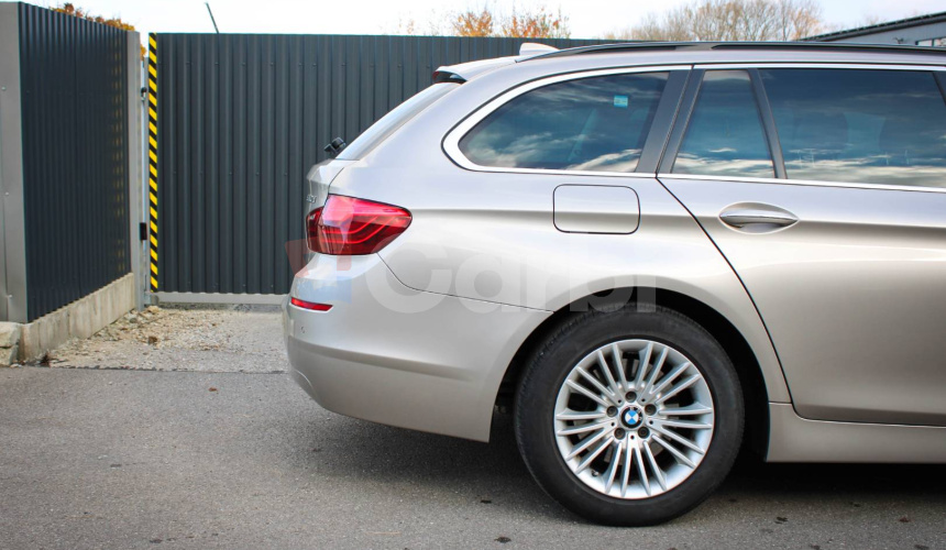 BMW Rad 5 Touring 5 520d xDrive A/T, 140kW, A8, SR vozidlo, Pôvodný lak, Zimné komlety