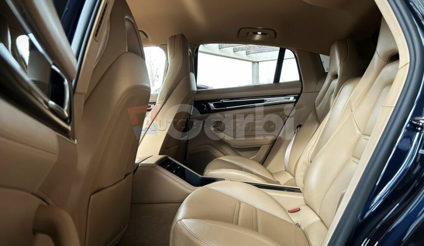 Porsche Panamera 4S