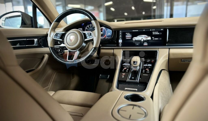 Porsche Panamera 4S