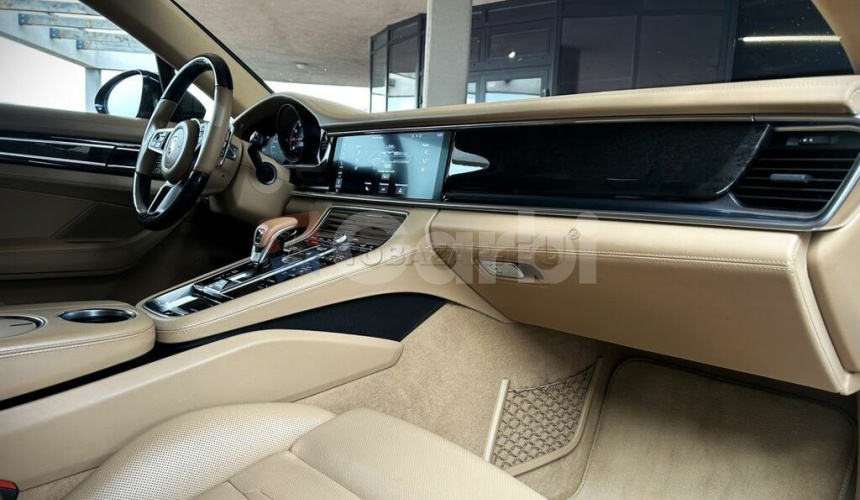 Porsche Panamera 4S