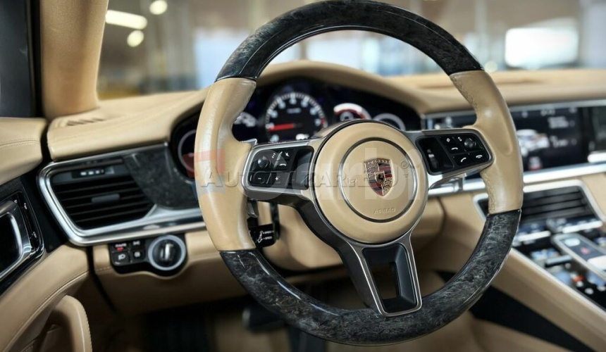 Porsche Panamera 4S