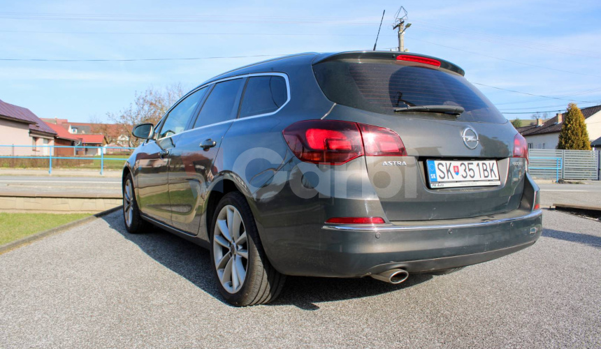 Opel Astra Sport Tourer LPG+Benzín, manuál