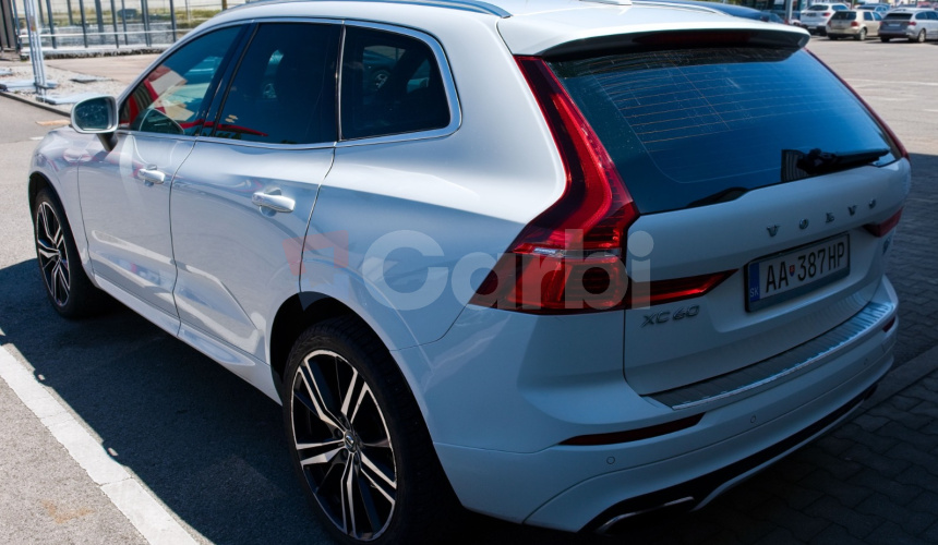 Volvo XC60 D5 R-Design AWD A/T8 173kW 235HP Strešné okno Top výbava modelový rok 2018