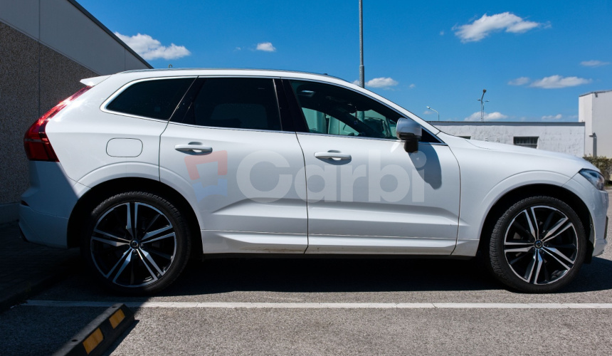 Volvo XC60 D5 R-Design AWD A/T8 173kW 235HP Strešné okno Top výbava modelový rok 2018