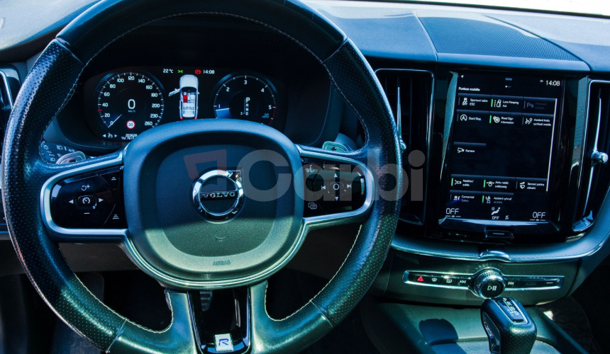 Volvo XC60 D5 R-Design AWD A/T8 173kW 235HP Strešné okno Top výbava modelový rok 2018