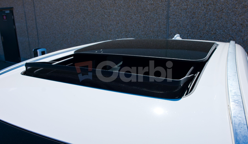 Volvo XC60 D5 R-Design AWD A/T8 173kW 235HP Strešné okno Top výbava modelový rok 2018