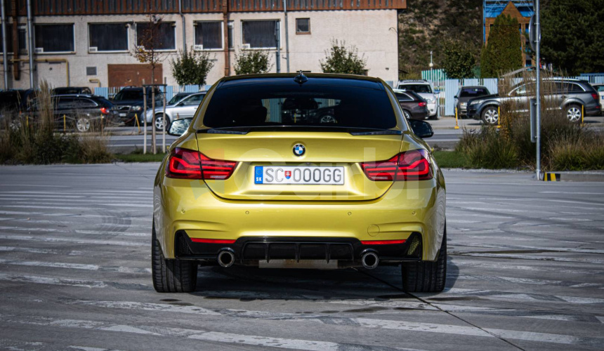 BMW Rad 4 Gran Coupé M440i xDrive M Performance, M výfuk, HUD, Harman Kardon, Austin Yellow, TO