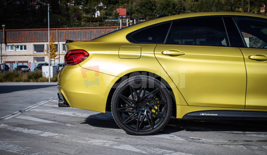 BMW Rad 4 Gran Coupé M440i xDrive M Performance, M výfuk, HUD, Harman Kardon, Austin Yellow, TO
