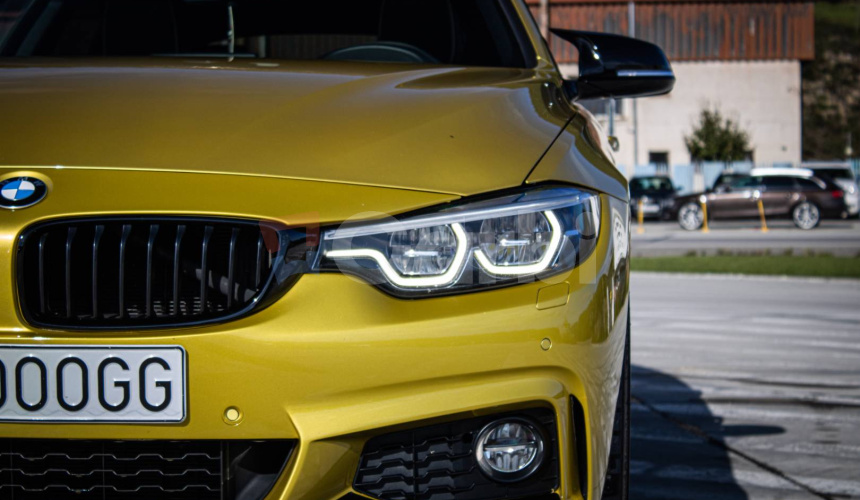 BMW Rad 4 Gran Coupé M440i xDrive M Performance, M výfuk, HUD, Harman Kardon, Austin Yellow, TO