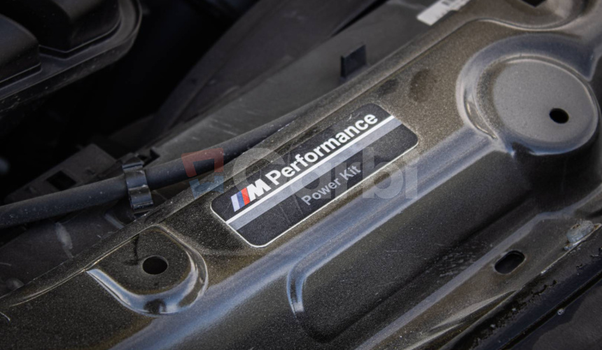 BMW Rad 4 Gran Coupé M440i xDrive M Performance, M výfuk, HUD, Harman Kardon, Austin Yellow, TO