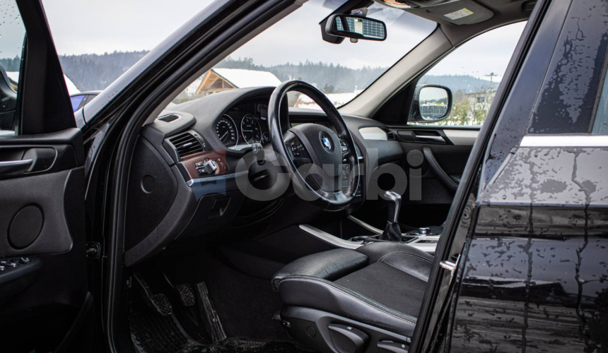 BMW X3 20d xDrive, Nelakované, Sportsitze, Keylles, Veľmi zachovalé