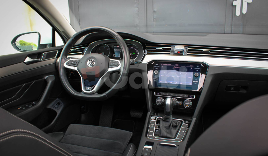 Volkswagen Passat Variant R-LINE 2.0 TDI DSG Highline