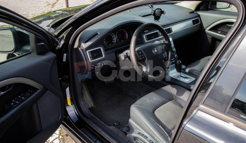 Volvo V70 D5 (136 kW) Momentum Geartronic