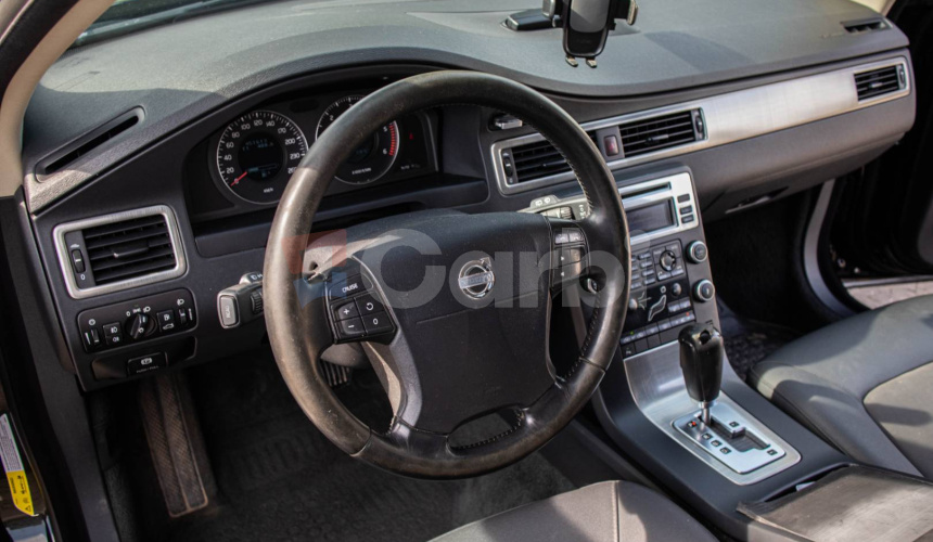 Volvo V70 D5 (136 kW) Momentum Geartronic