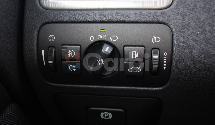 Volvo V70 D5 (136 kW) Momentum Geartronic