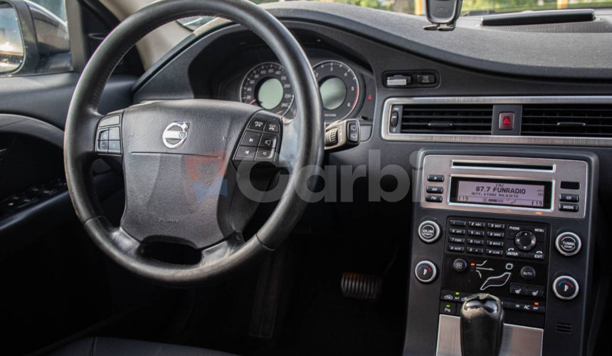 Volvo V70 D5 (136 kW) Momentum Geartronic