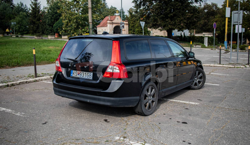 Volvo V70 D5 (136 kW) Momentum Geartronic