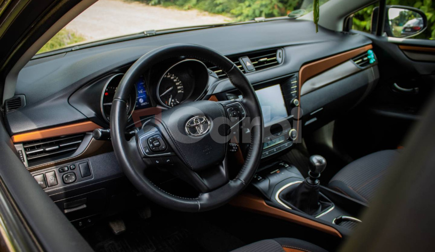 Toyota Avensis Combi 2.0 D-4D S&S Active