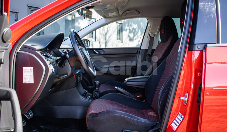 Škoda Rapid 1.2 TSI 77kW, 1. majiteľ, slovenské, pôvodný lak, R17 ALU, šport sedadlá