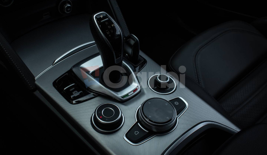 Alfa Romeo Stelvio 2.0 GME 280k Veloce AWD A/T