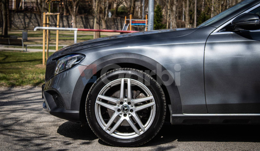 Mercedes-Benz E trieda All-Terrain 220d 4matic Airmatic 9G-Tronic, Multibeam, HUD, Ťažné, MB c