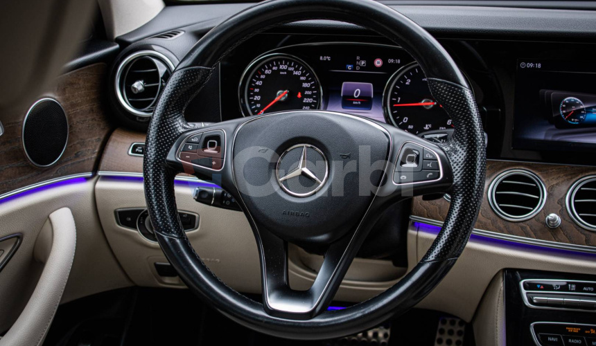 Mercedes-Benz E trieda All-Terrain 220d 4matic Airmatic 9G-Tronic, Multibeam, HUD, Ťažné, MB c