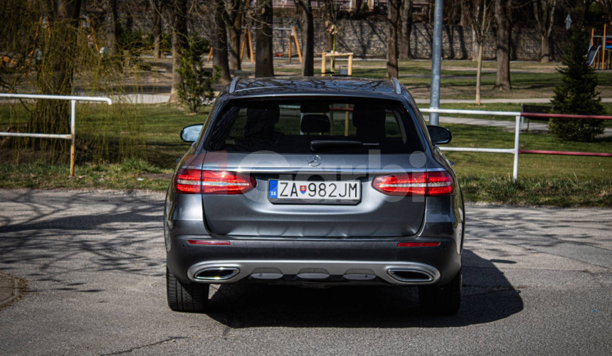 Mercedes-Benz E trieda All-Terrain 220d 4matic Airmatic 9G-Tronic, Multibeam, HUD, Ťažné, MB c