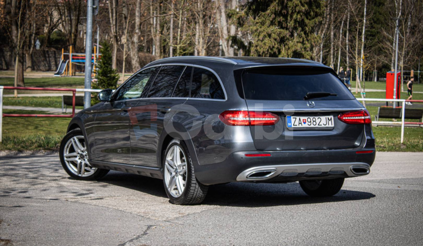 Mercedes-Benz E trieda All-Terrain 220d 4matic Airmatic 9G-Tronic, Multibeam, HUD, Ťažné, MB c