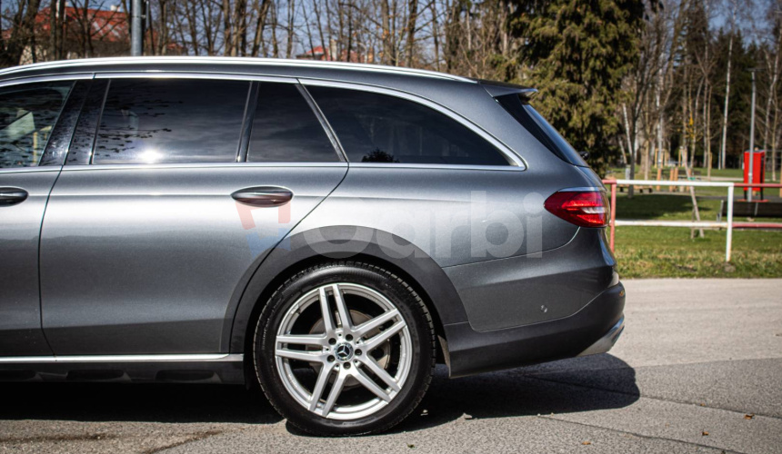 Mercedes-Benz E trieda All-Terrain 220d 4matic Airmatic 9G-Tronic na vzduchu, HUD, Ťažné, MB c