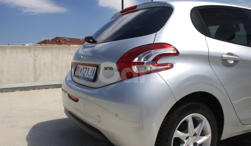 Peugeot 208 1,2 benzín, 60kw, MT5, 5dv., Style