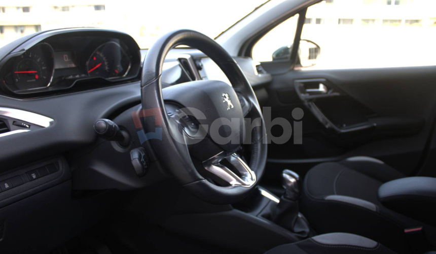 Peugeot 208 1,2 benzín, 60kw, MT5, 5dv., Style