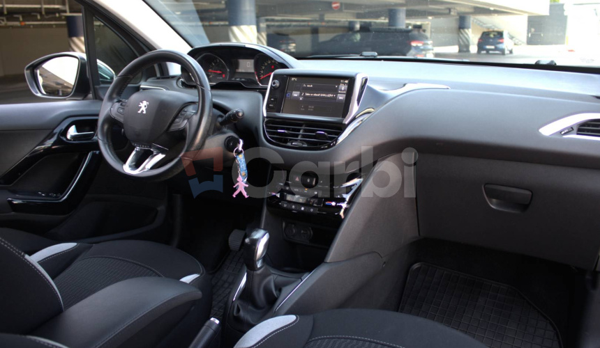 Peugeot 208 1,2 benzín, 60kw, MT5, 5dv., Style