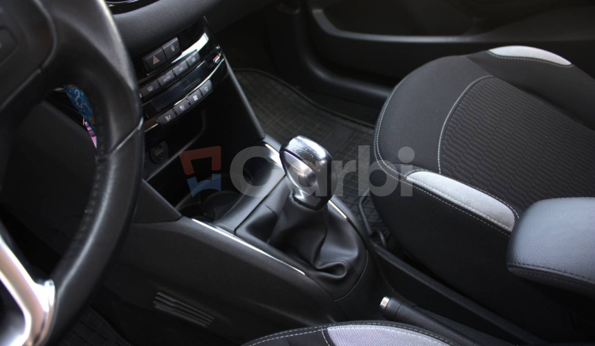 Peugeot 208 1,2 benzín, 60kw, MT5, 5dv., Style