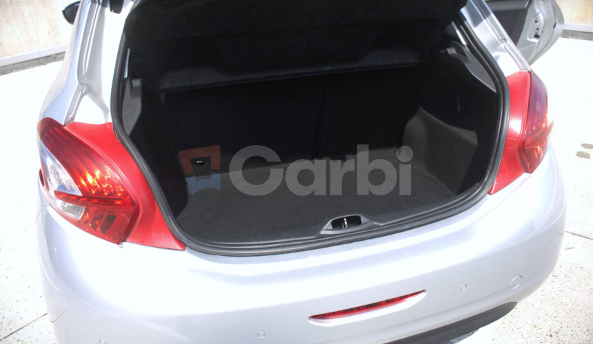 Peugeot 208 1,2 benzín, 60kw, MT5, 5dv., Style