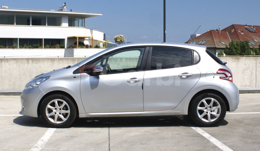 Peugeot 208 1,2 benzín, 60kw, MT5, 5dv., Style