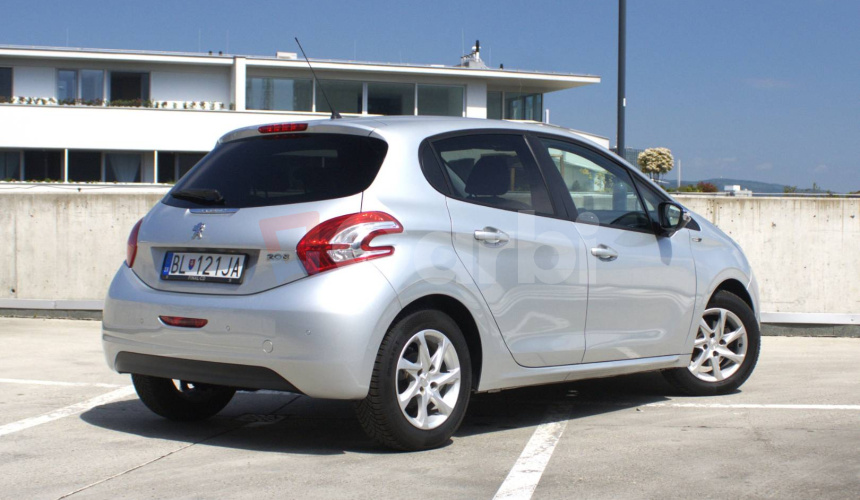 Peugeot 208 1,2 benzín, 60kw, MT5, 5dv., Style