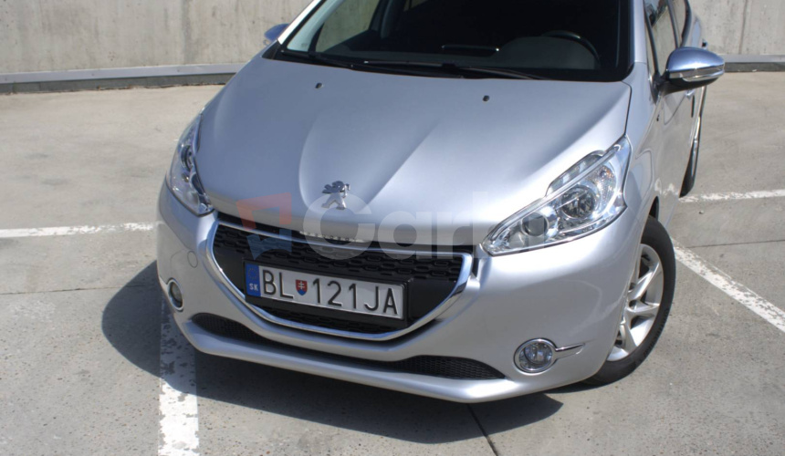 Peugeot 208 1,2 benzín, 60kw, MT5, 5dv., Style