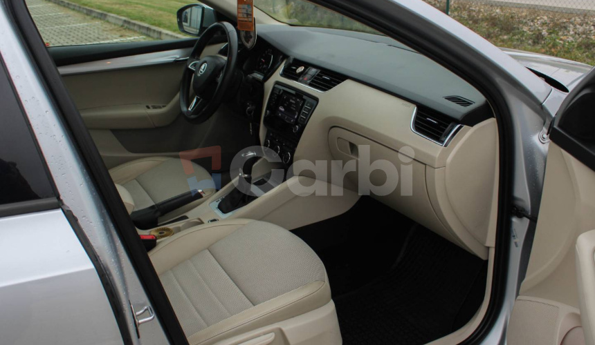 Škoda Octavia Combi 1.6 TDI CR DPF Elegance DSG