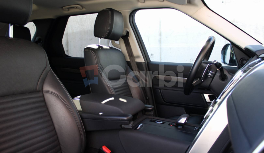 Land Rover Discovery 3.0 I6 D250 MHEV HSE AWD A/T 5+2