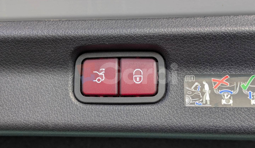 Mercedes-Benz EQE 300