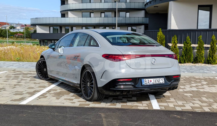 Mercedes-Benz EQE 300