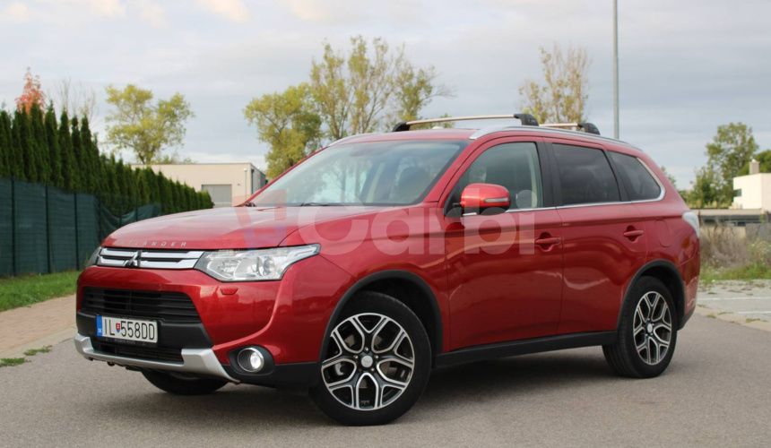 Mitsubishi Outlander 2.2 DI-D Intense + A/T