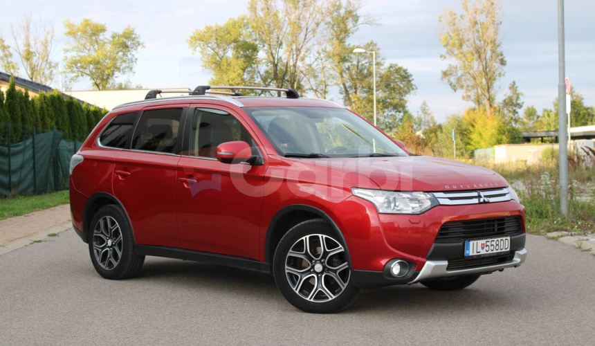 Mitsubishi Outlander 2.2 DI-D Intense + A/T
