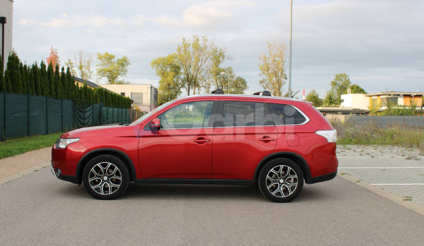 Mitsubishi Outlander 2.2 DI-D Intense + A/T