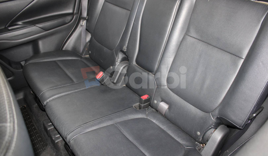 Mitsubishi Outlander 2.2 DI-D Intense + A/T