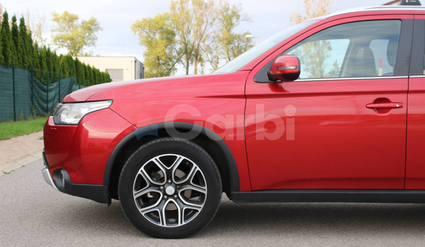 Mitsubishi Outlander 2.2 DI-D Intense + A/T