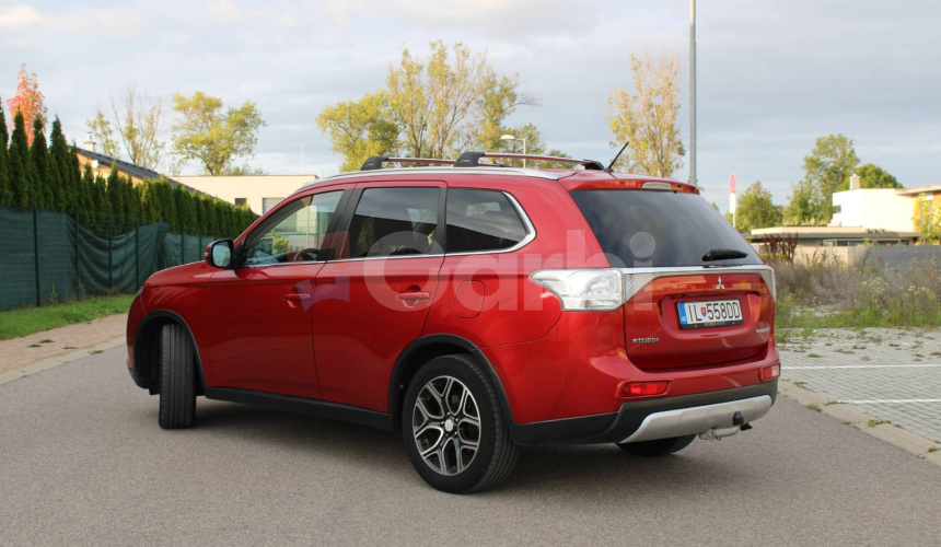 Mitsubishi Outlander 2.2 DI-D Intense + A/T