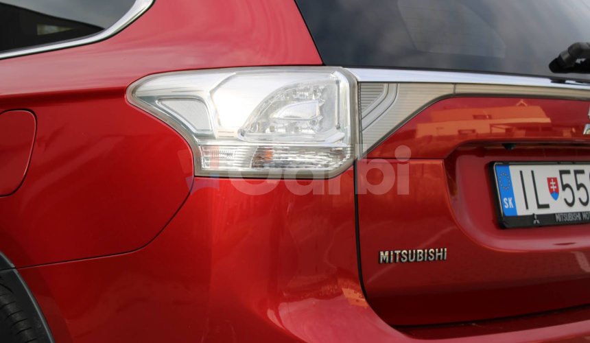 Mitsubishi Outlander 2.2 DI-D Intense + A/T