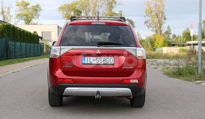 Mitsubishi Outlander 2.2 DI-D Intense + A/T