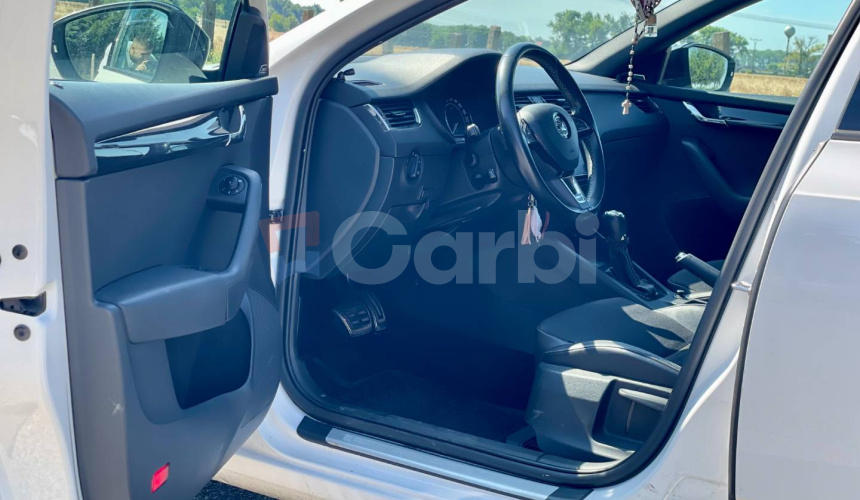 Škoda Octavia Combi 2.0 TDI DPF RS DSG